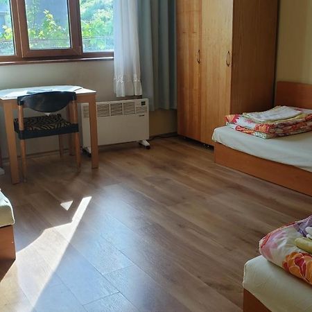 Mihaela Lake Retreat Gnyazdovo Ngoại thất bức ảnh