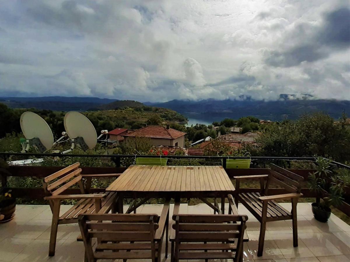 Mihaela Lake Retreat Gnyazdovo Ngoại thất bức ảnh
