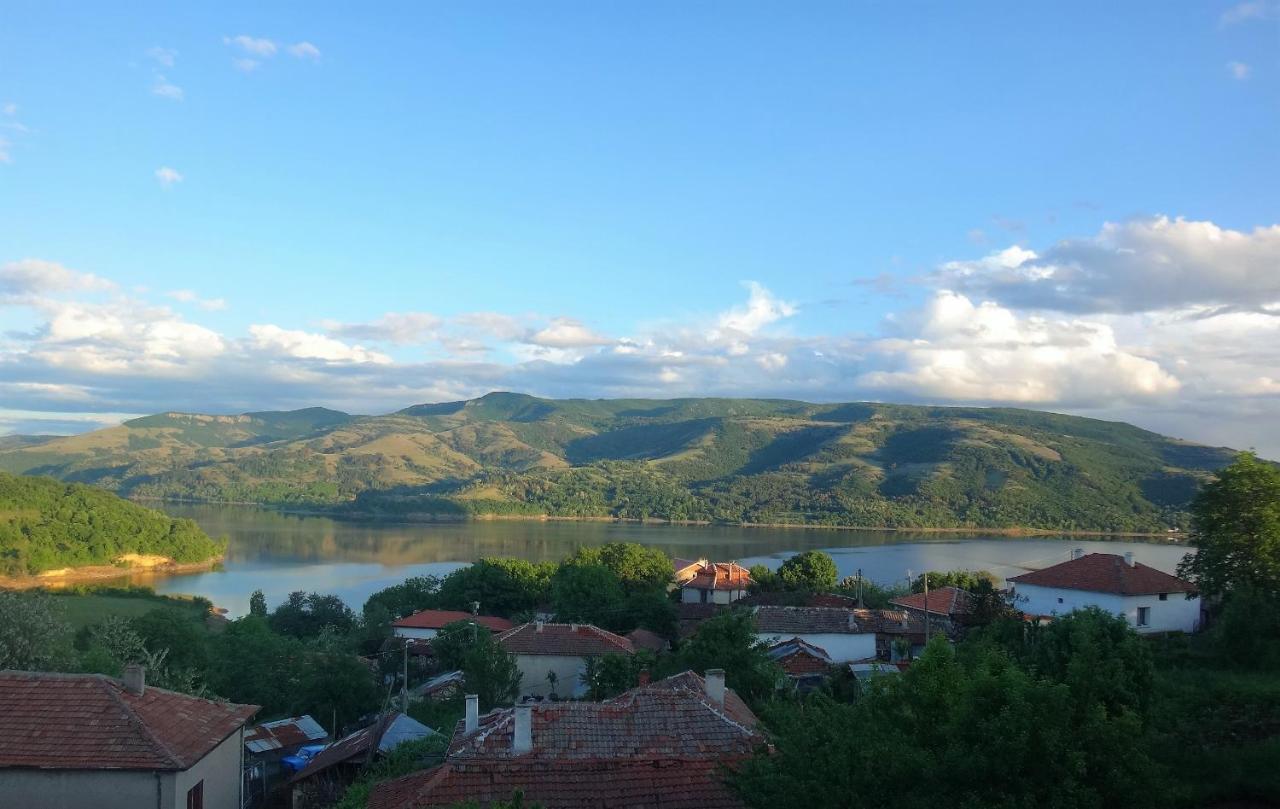 Mihaela Lake Retreat Gnyazdovo Ngoại thất bức ảnh