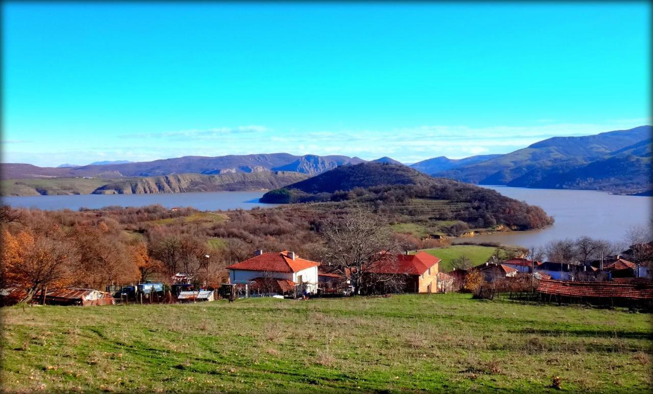 Mihaela Lake Retreat Gnyazdovo Ngoại thất bức ảnh