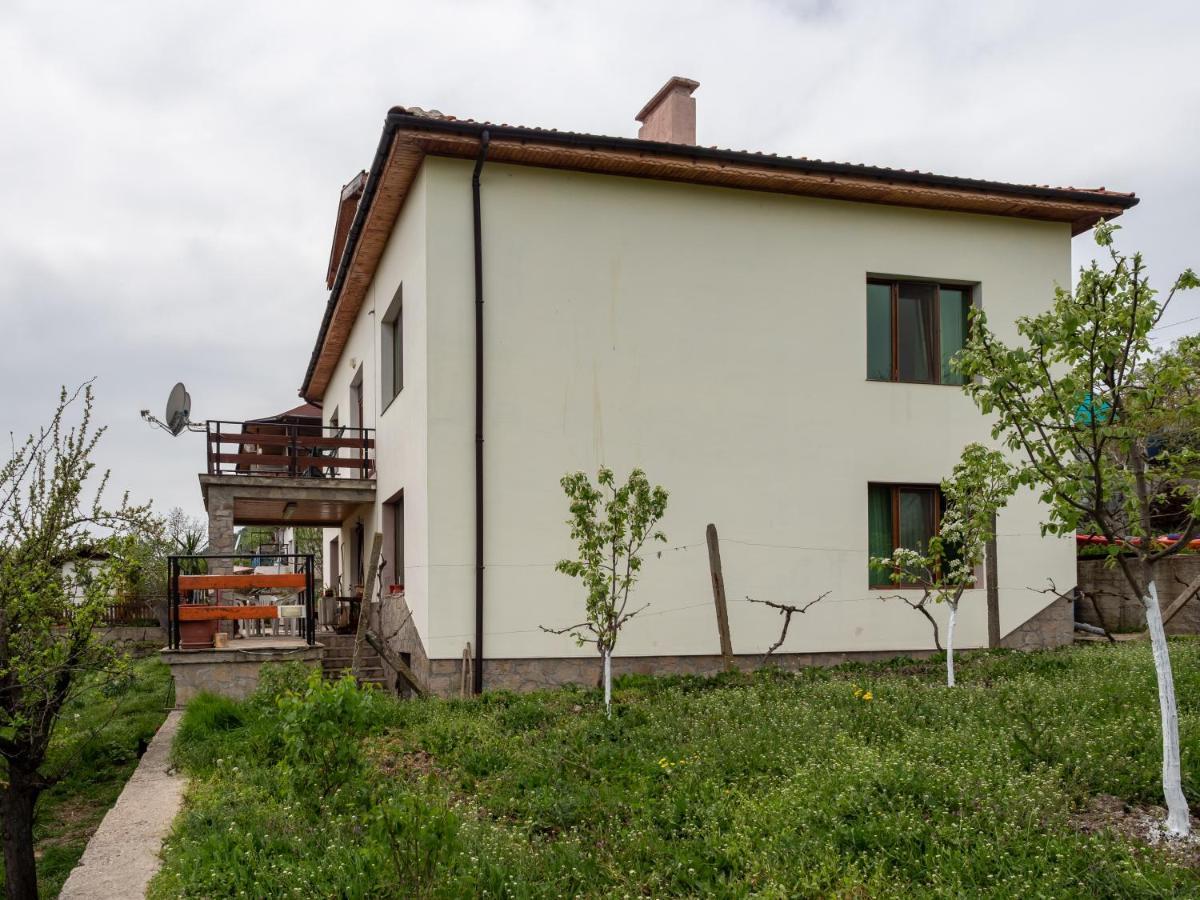 Mihaela Lake Retreat Gnyazdovo Ngoại thất bức ảnh