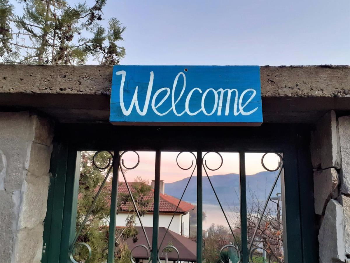 Mihaela Lake Retreat Gnyazdovo Ngoại thất bức ảnh